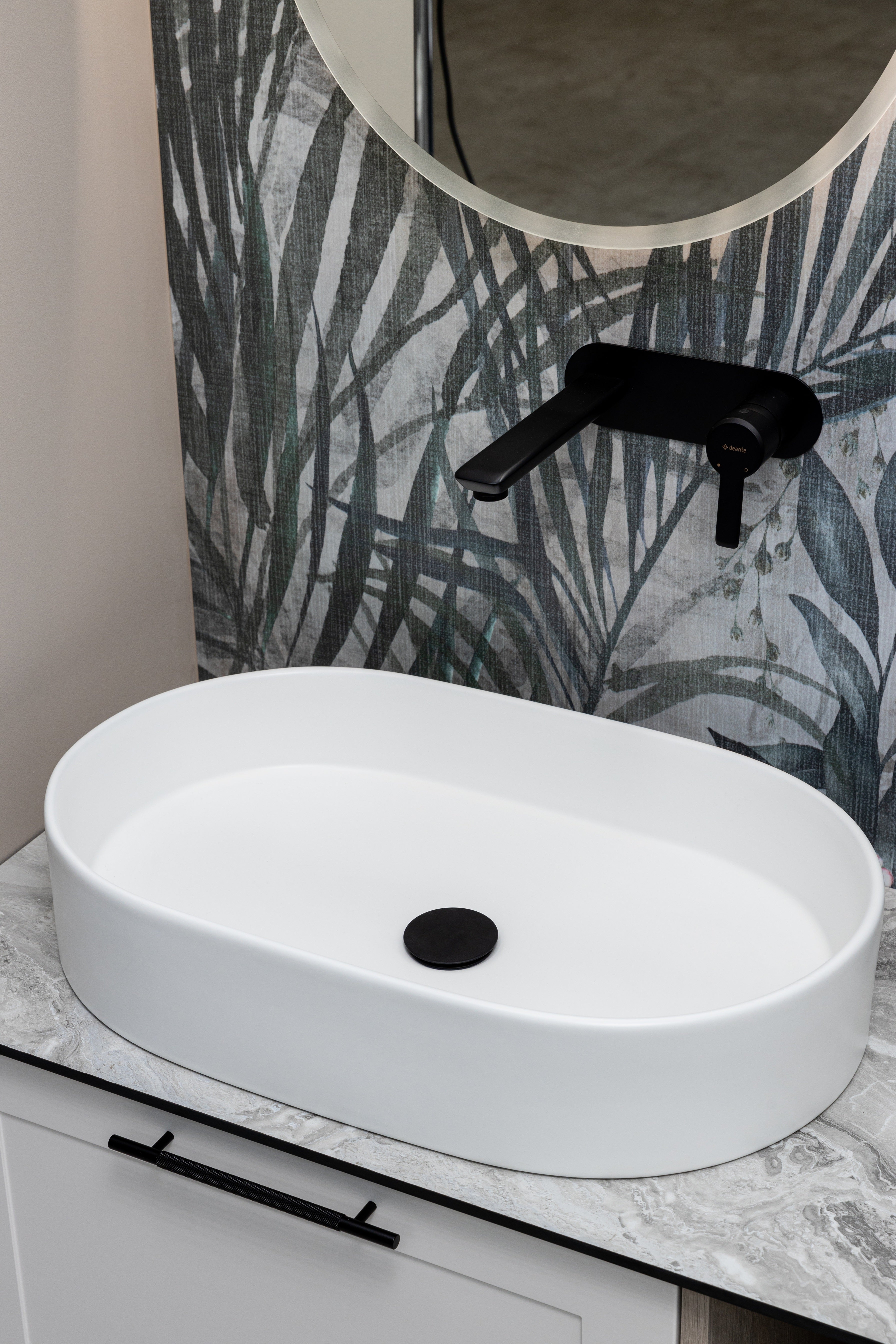 Keraminis ovalus praustuvas Aurora, 60x38x12 cm, matinė balta