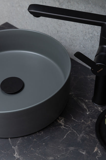 Keraminis apvalus praustuvas Oasis, 35x35x11 cm, matinė tamsiai pilka